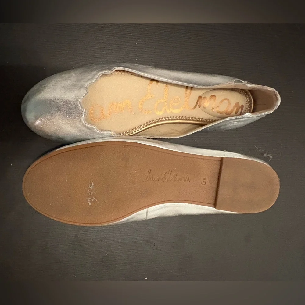 Sam Edelman Finnegan Scalloped Silver Ballet Flats Womens size 6M Preloved